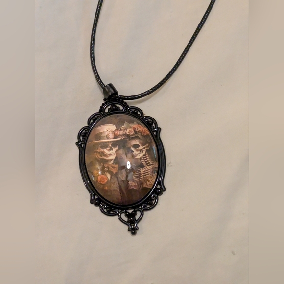 Jewelry - Gothic Skeleton Cameo Pendant Necklace